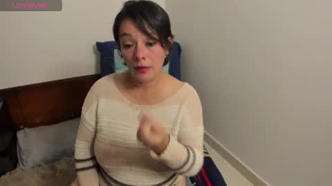 Snapshot of nuit_rose chatting on 02/19/25, 12:57 nuit_rose online show from 02/19/25, 12:57
