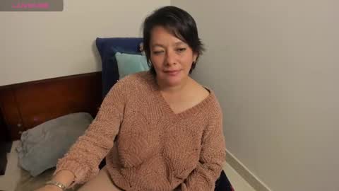 Snapshot of nuit_rose chatting on 03/02/25, 05:12 nuit_rose online show from 03/02/25, 05:12