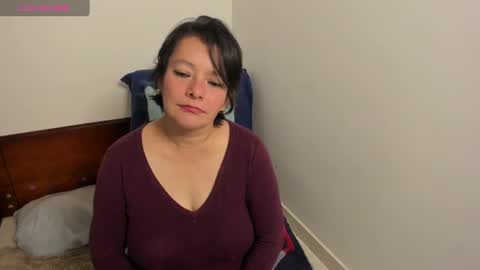 Snapshot of nuit_rose chatting on 03/08/25, 02:01 nuit_rose online show from 03/08/25, 02:01