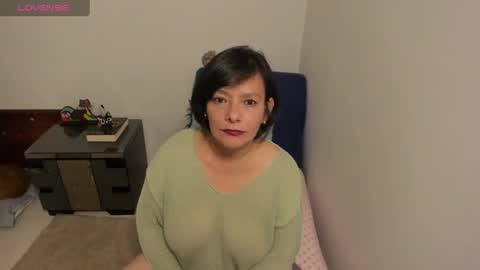 Snapshot of nuit_rose chatting on 09/10/25, 02:22 nuit_rose online show from 09/10/25, 02:22
