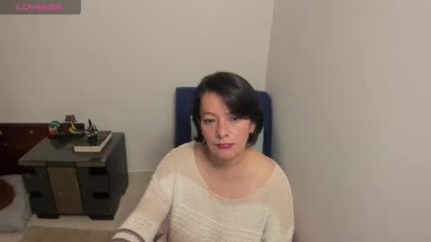 Snapshot of nuit_rose chatting on 09/25/25, 01:53 nuit_rose online show from 09/25/25, 01:53