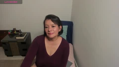 Snapshot of nuit_rose chatting on 10/10/25, 02:43 nuit_rose online show from 10/10/25, 02:43