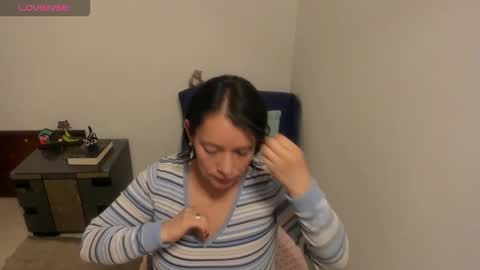 Snapshot of nuit_rose chatting on 10/13/25, 02:00 nuit_rose online show from 10/13/25, 02:00