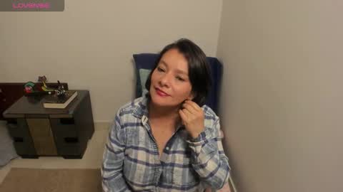 Snapshot of nuit_rose chatting on 10/21/25, 02:12 nuit_rose online show from 10/21/25, 02:12
