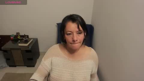 Snapshot of nuit_rose chatting on 10/22/25, 02:23 nuit_rose online show from 10/22/25, 02:23