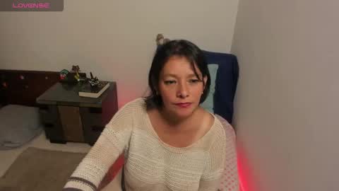 nuit_rose online show from 11/15/25, 01:36