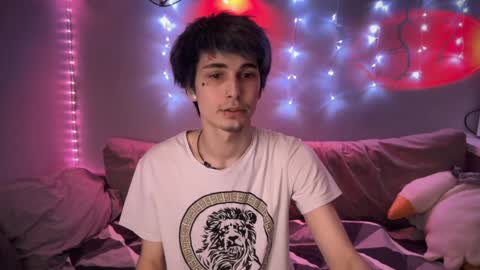 Snapshot of nujen_ges chatting on 01/09/25, 11:45 SonnyVan online show from 01/09/25, 11:45