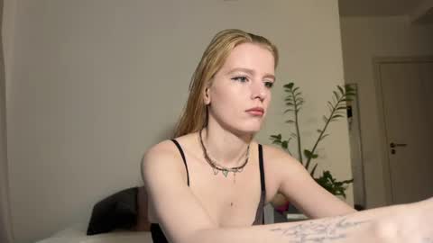 nura_foxx online show from 05/10/26, 01:22