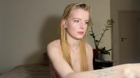 nura_foxx online show from 06/21/26, 12:46