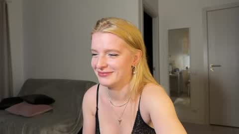 nura_foxx online show from 06/28/26, 12:38