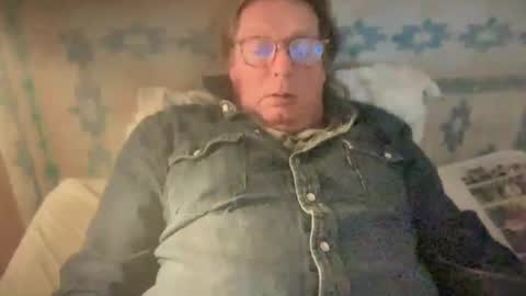 Snapshot of nurod chatting on 02/14/25, 10:28 nurod online show from 02/14/25, 10:28