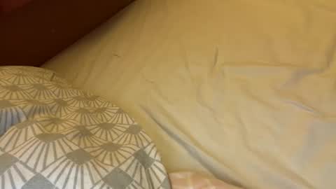 Snapshot of nurod chatting on 10/25/25, 04:31 nurod online show from 10/25/25, 04:31