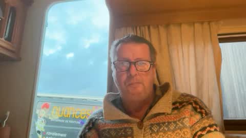 Snapshot of nurod chatting on 11/30/25, 04:22 nurod online show from 11/30/25, 04:22