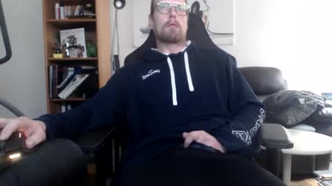 nursefan online show from 12/04/25, 12:36