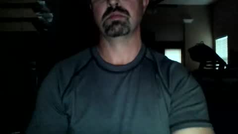 nvrenuff1979 online show from 12/05/25, 12:47