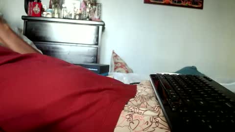 Snapshot of nyakuti chatting on 10/05/25, 12:42 KN online show from 10/05/25, 12:42
