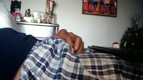 Snapshot of nyakuti chatting on 12/18/25, 06:58 KN online show from 12/18/25, 06:58