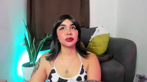 Nia online show from 11/18/25, 03:45