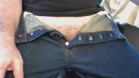 Snapshot of nyc1323 chatting on 10/13/25, 06:41 nyc1323 online show from 10/13/25, 06:41