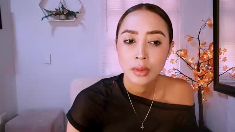 Nycole online show from 11/26/25, 03:13