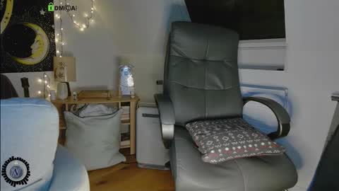 Nyl0nnickb0y online show from 12/02/25, 09:21