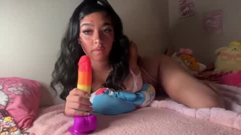 nylasinns online show from 05/15/26, 02:18