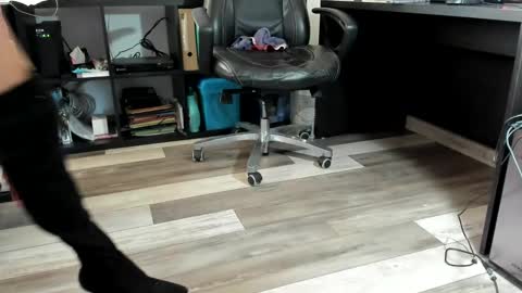 Snapshot of nylonaphile chatting on 01/07/25, 03:02 nylonaphile online show from 01/07/25, 03:02