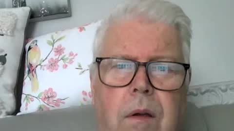 Snapshot of nylonlegs69 chatting on 09/24/25, 10:51 stockings suspenders mad online show from 09/24/25, 10:51