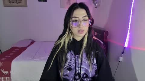 Snapshot of nymph_frida chatting on 12/10/24, 05:28 Frida online show from 12/10/24, 05:28