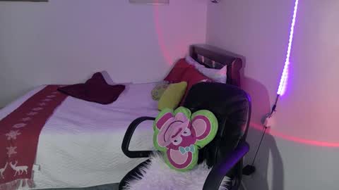 Snapshot of nymph_frida chatting on 12/12/24, 04:48 Frida online show from 12/12/24, 04:48