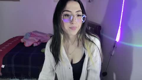 Snapshot of nymph_frida chatting on 12/31/24, 05:22 Frida online show from 12/31/24, 05:22