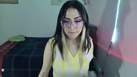 Snapshot of nymph_frida chatting on 01/01/25, 08:13 Frida online show from 01/01/25, 08:13