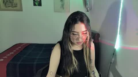 Snapshot of nymph_frida chatting on 01/03/25, 07:27 Frida online show from 01/03/25, 07:27