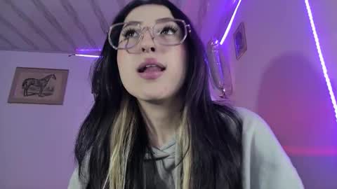 Snapshot of nymph_frida chatting on 02/07/25, 08:33 Frida online show from 02/07/25, 08:33