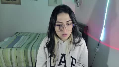 Snapshot of nymph_frida chatting on 02/28/25, 12:09 Frida online show from 02/28/25, 12:09