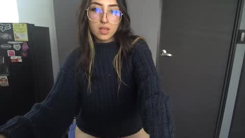 Snapshot of nymph_frida chatting on 03/07/25, 02:12 Frida online show from 03/07/25, 02:12