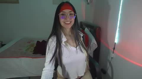 Snapshot of nymph_frida chatting on 12/15/25, 06:50 Frida online show from 12/15/25, 06:50