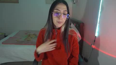 Snapshot of nymph_frida chatting on 12/16/25, 06:29 Frida online show from 12/16/25, 06:29