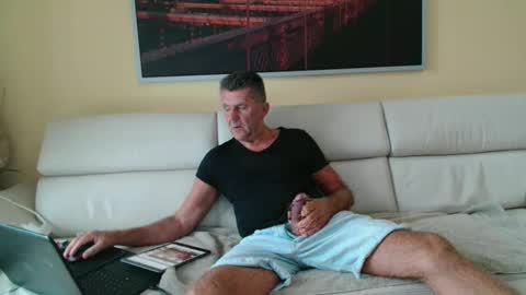 Snapshot of nymphomanboy chatting on 10/02/25, 05:58 Marc online show from 10/02/25, 05:58
