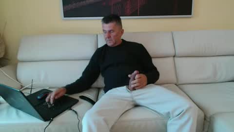 Snapshot of nymphomanboy chatting on 10/06/25, 05:38 Marc online show from 10/06/25, 05:38