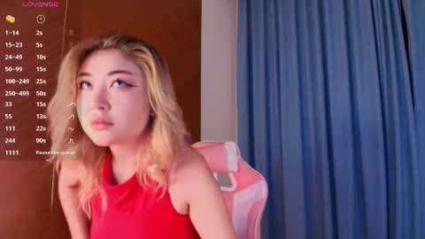 Snapshot of nyomi_moon chatting on 07/19/26, 08:34 nyomi_moon online show from 07/19/26, 08:34