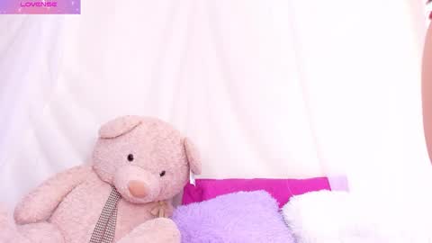 Nyra online show from 01/13/26, 07:24