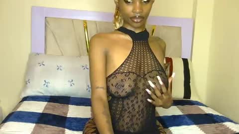 Snapshot of nyra_vesper chatting on 06/18/26, 11:31 Lexi i online show from 06/18/26, 11:31