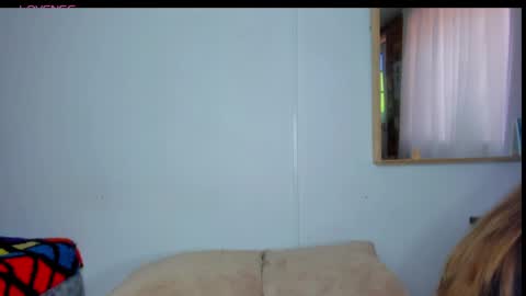 Laura nyu online show from 04/06/26, 08:21