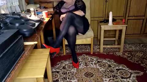 Snapshot of nyushas chatting on 11/23/25, 03:34 NyushaM online show from 11/23/25, 03:34