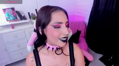 Snapshot of nyx_blackmoon chatting on 11/14/25, 02:49 Nyx BlackMoon online show from 11/14/25, 02:49