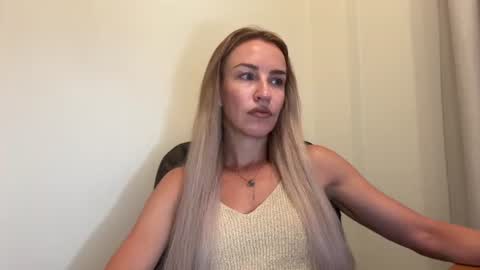 Snapshot of nyxelia_ chatting on 06/23/26, 07:17 Anastasia online show from 06/23/26, 07:17