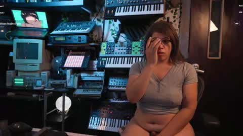 Snapshot of nyxraven chatting on 10/02/25, 06:04 NyxRaven online show from 10/02/25, 06:04