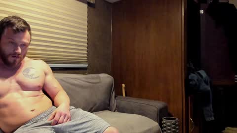 Snapshot of nzmone chatting on 01/10/25, 05:47 FitDogg online show from 01/10/25, 05:47