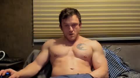 Snapshot of nzmone chatting on 02/17/25, 01:15 FitDogg online show from 02/17/25, 01:15